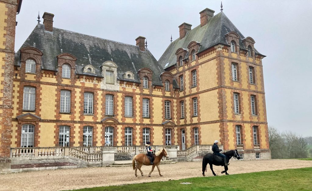 découvrir un château à cheval