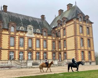 découvrir un château à cheval